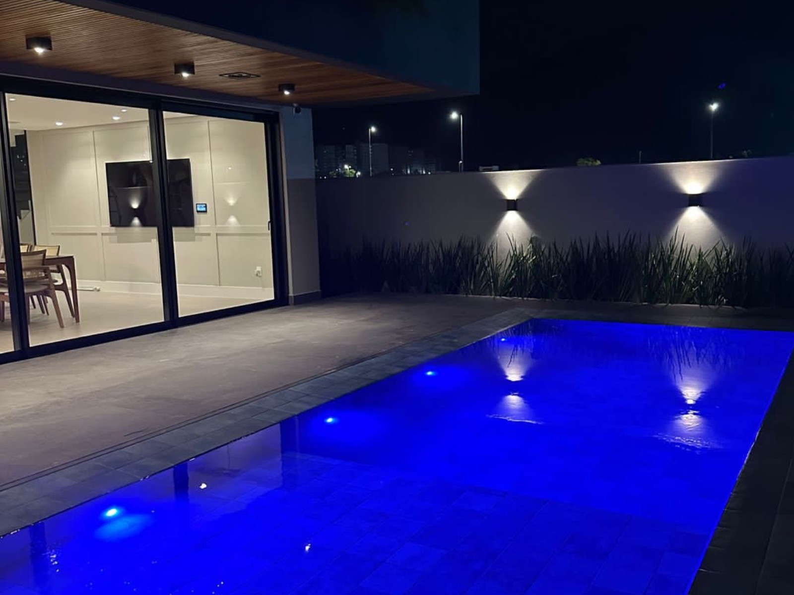 Projeto de piscina iluminada