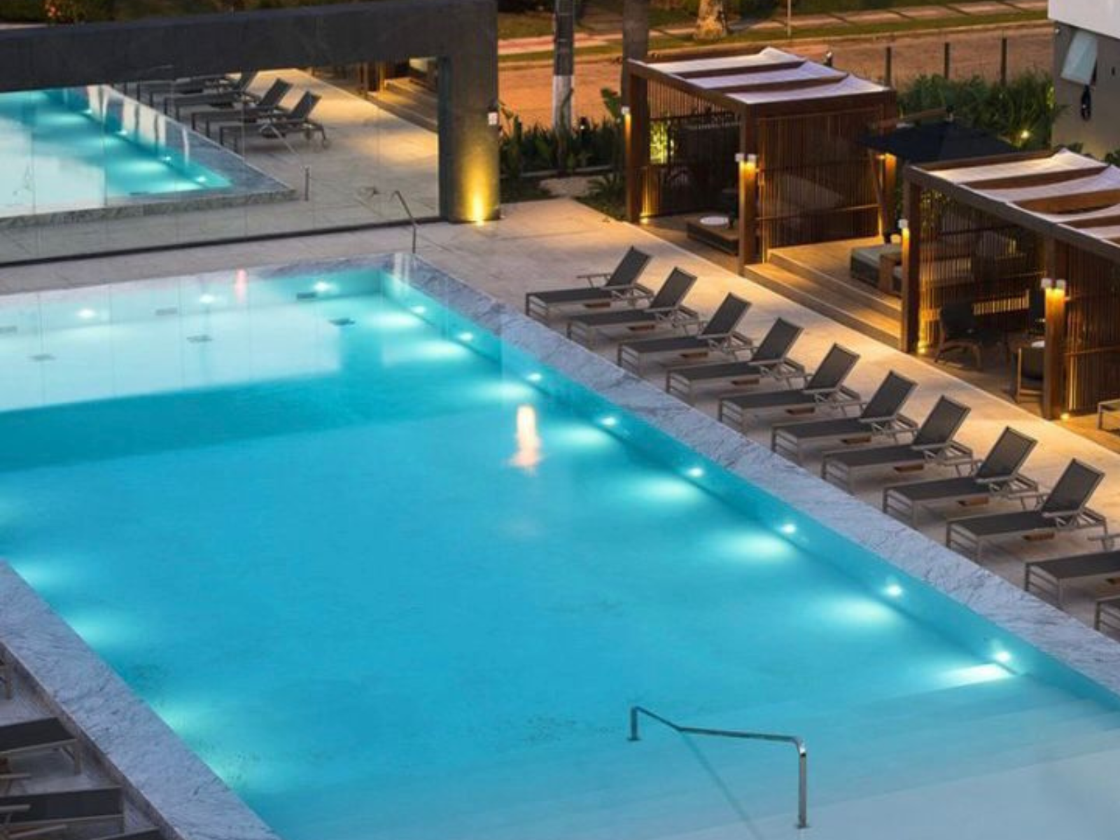 Projeto de piscina com iluminação LED