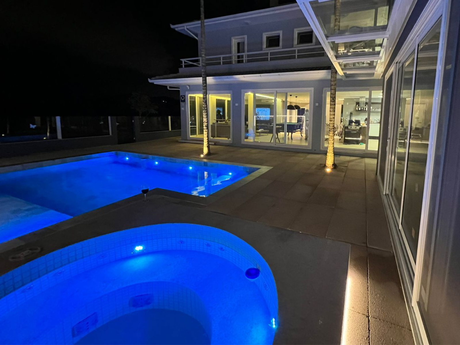 Piscina com sistema de iluminação Master Lazer